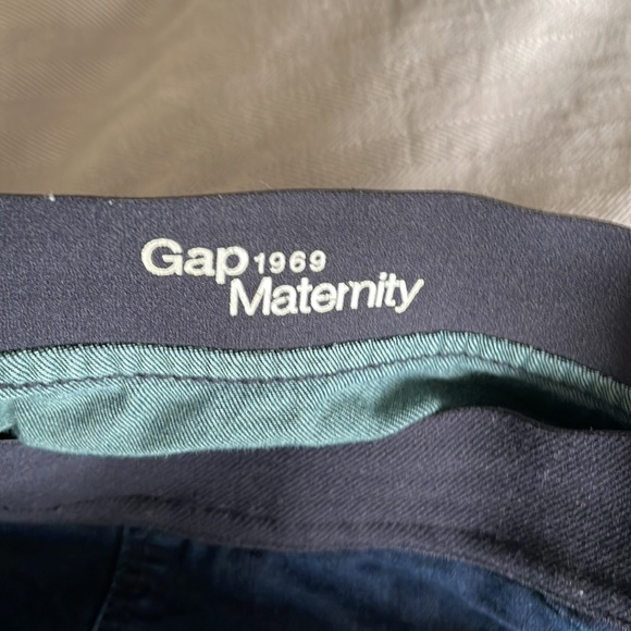 Gap Maternity Jeans 28 regular - dark wash - Picture 3 of 3